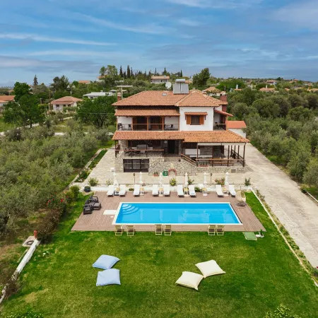 Kalisun Pool House by Georgalas