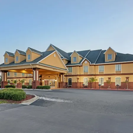 Best Western Plus Bradbury Inn  Suites