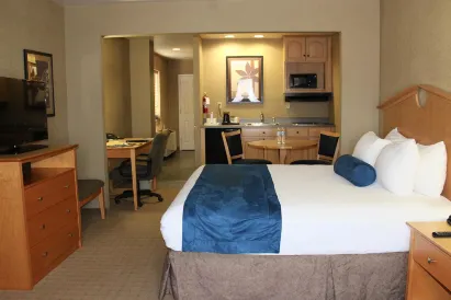 Marco LaGuardia Hotel and Suites