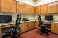 Comfort Inn & Suites Near Six Flags