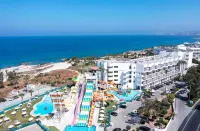 Leonardo Laura Beach & Splash Resort