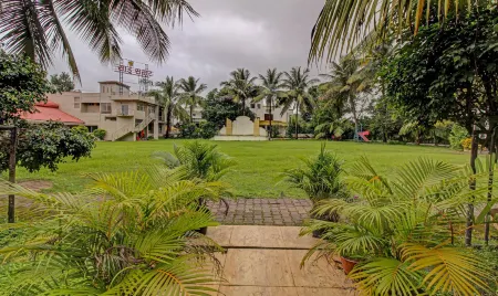 Sai Samrat Resort Отели в г. Сатара