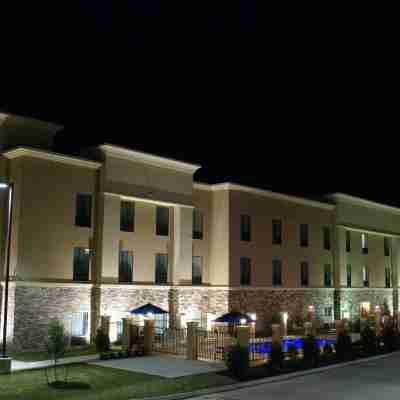 Hampton Inn & Suites Center Hotel Exterior