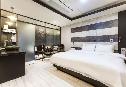 호텔 외관 전경