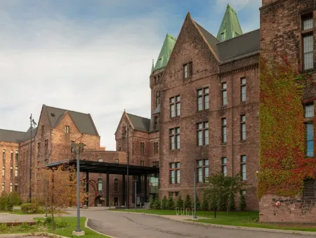 The Richardson Hotel