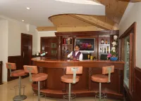 馬德胡班薩羅瓦爾門廊慕蘇里 - 酒吧