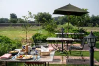Tree of Life Ecotainers Agra فنادق في Bishari Bhand