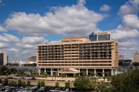 DoubleTree by Hilton Jacksonville Riverfront Hotels near Exchange Club Park