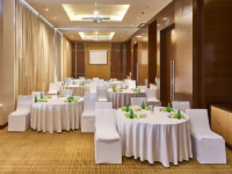 Courtyard Kochi Airport Hotels in Ernakulam