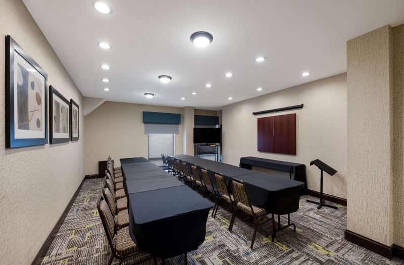 Hampton Inn Marshall photo 3