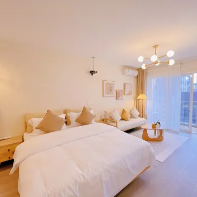 Yiyaju Homestay (Chunxi Road Taikoo Li) Hotels near Dongmen Bridge Station