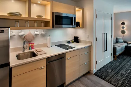 TownePlace Suites Portland Airport ME Отели рядом с достопримечательностью «Мэн Молл»