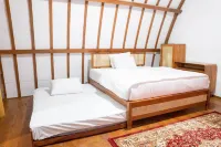 Layung Rancabali Hotels near Hejo Forest