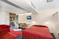 Cedar Lodge Motel Hotels in Morwell