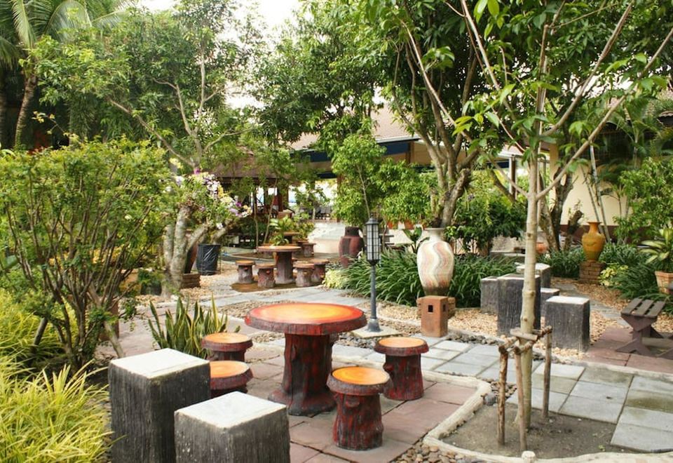 Juntra Resort and Hotel
