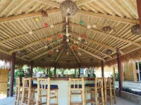 Magic Oceans Dive Resort - bar