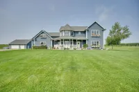 Blue Birds Perch Stunning Home on Private Hilltop - Homestays