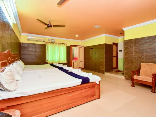 Sri Palani Andavar Lodge