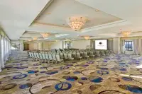 DoubleTree by Hilton San Pedro - Port of Los Angeles - Pysäköinti