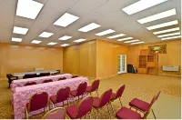 Econo Lodge Inn & Suites Madras Hotels in Madras