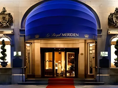 The Omni King Edward Hotel Отели рядом с достопримечательностью «Торонто Некрополис»