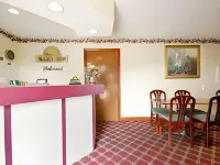 Travelodge by Wyndham Richmond IN