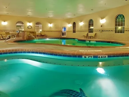 Holiday Inn Express & Suites Levelland