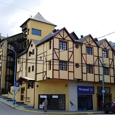 Hotel Villa Brescia Hotels near Encerrada Bay