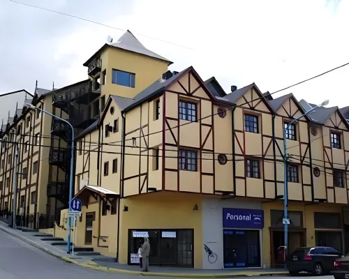 Hotel Villa Brescia Hotels near Malvinas Square