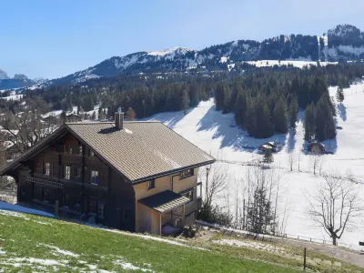 Chalet Ahorni Hotels near Urs von Unger Gallery