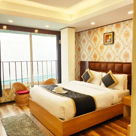 Tripoo Potala Palace Отели рядом с достопримечательностью «Darjeeling Himalayan Railway Toy Train»