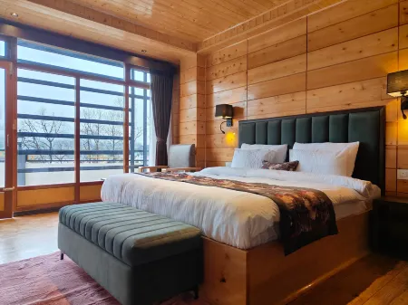 Mount Bayul Shangri-La Resort