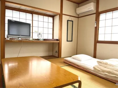 Kirishimajingumae Youth Hostel Отели рядом со станцией JR Kirishima Jingu Station