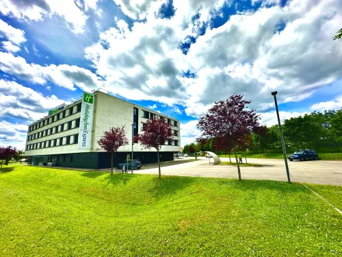 โรงแรม Holiday Inn Express Dijon บาย IHG - ที่มีสระว่ายน้ำ