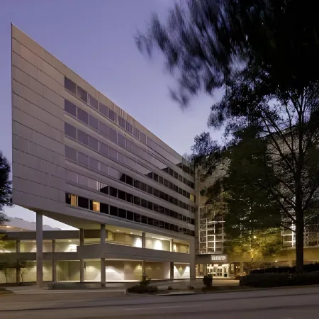 Hyatt Regency Greenville Отели рядом с достопримечательностью «Театр Warehouse»