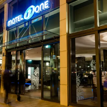 Motel One München Sendlinger Tor Отели рядом с достопримечательностью «Станция метро Sendlinger Tor»