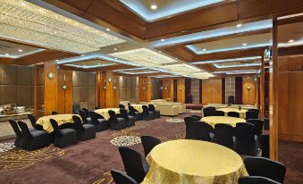 5. Hotel Al..