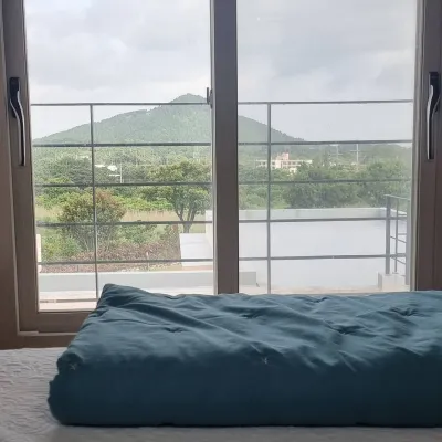Jeju Bijarim Very Mung Pension โรงแรมใกล้ป่าบิจาริม
