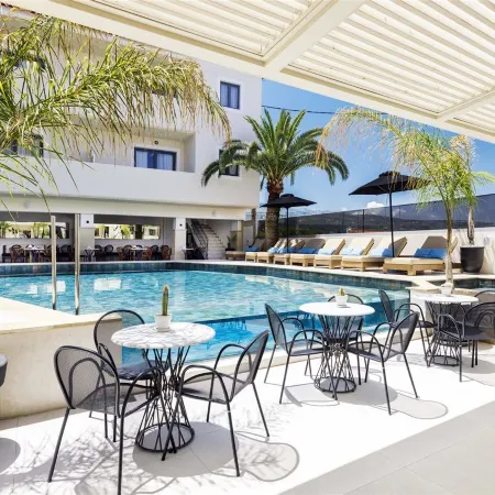 La Stella Suites