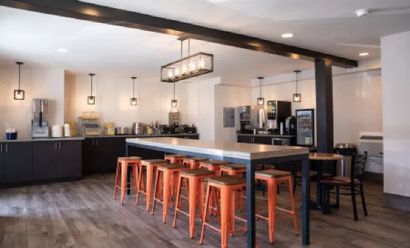 Days Inn by Wyndham Monterey Downtown