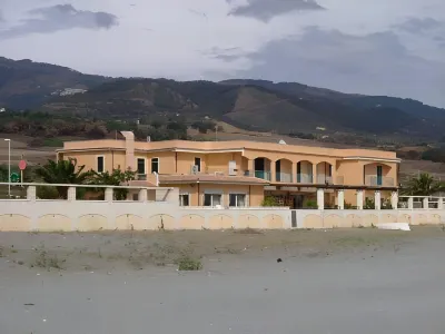 Hotel Ristorante la Lampara فنادق في Falerna