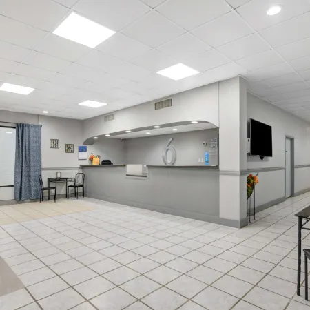 Motel 6 Chickasha, OK