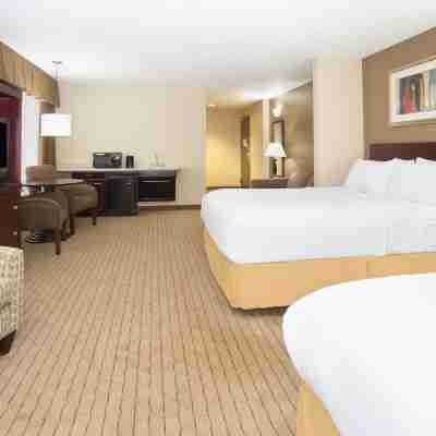 Holiday Inn Express & Suites Minot by IHG Rooms