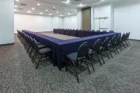 Holiday Inn Express Guadalajara Iteso Hotel a Palomar