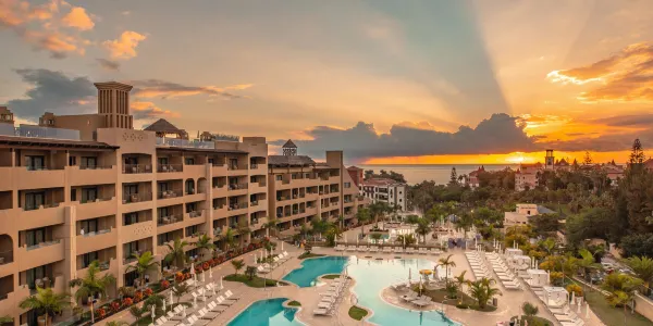 โรงแรมสำหรับครอบครัวยอดนิยมในCosta Adeje