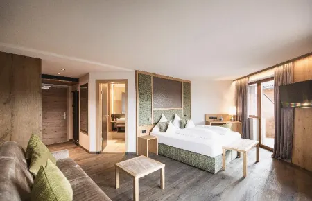 Terentnerhof  S Active & Lifestyle Hotel Отели в г. Chienes