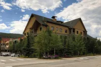 Expedition Station lodge at River Run Village, steps to gondola, pool, and gym Hotels in River Run