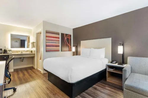Best Western Plus Rancho Cordova Inn فنادق في رانتشو كوردوفا