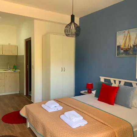 Cozy Studio with Terrace- Street view