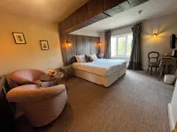 Shillingford Bridge Hotel Hotels near Twyford Skatepark